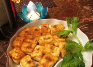 家常素食豆腐料理食譜-健康素食炸椒鹽豆腐做法:炸椒鹽豆腐料理美味秘訣分享!