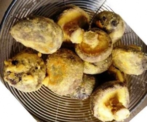 素食炸香菇料理食譜-簡易素炸香菇做法料理秘訣:炸香菇可口更下飯,美味又健康!